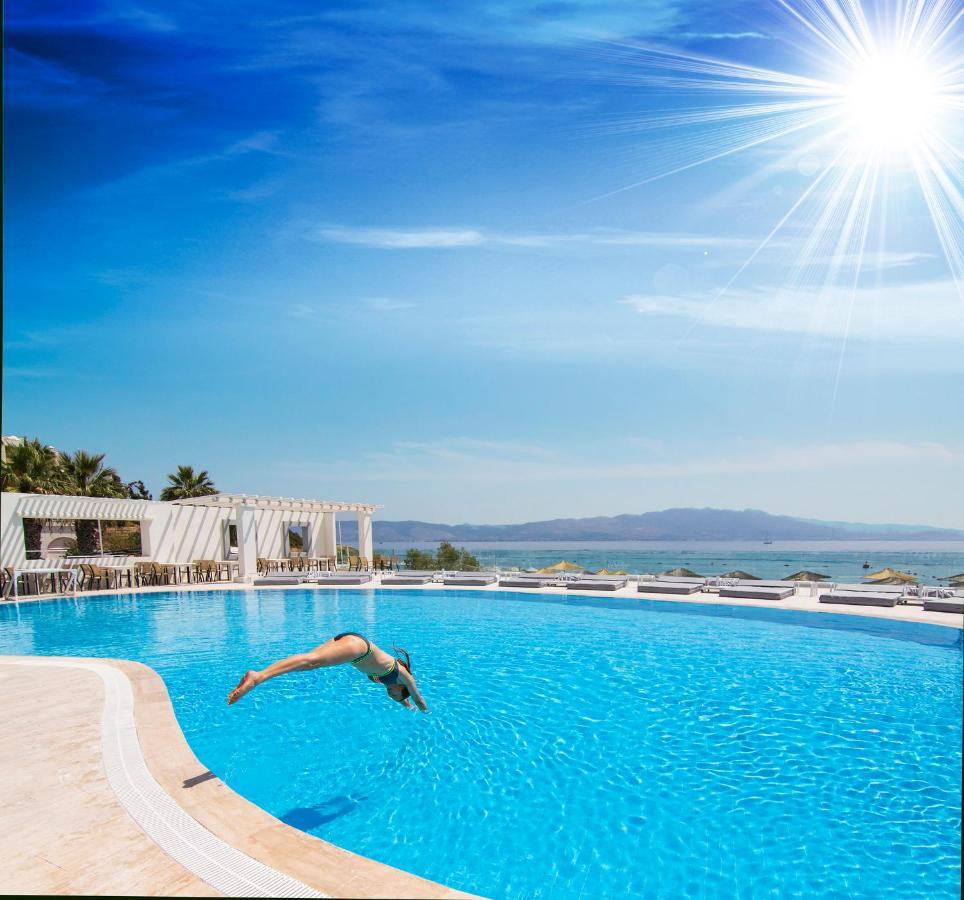 Charm Beach Hotel Акярлар Екстериор снимка