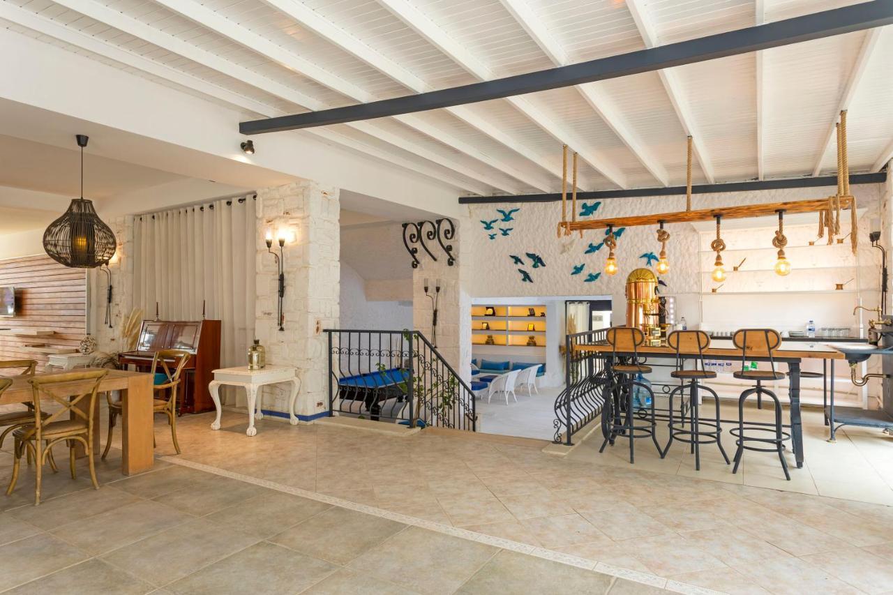 Charm Beach Hotel Акярлар Екстериор снимка