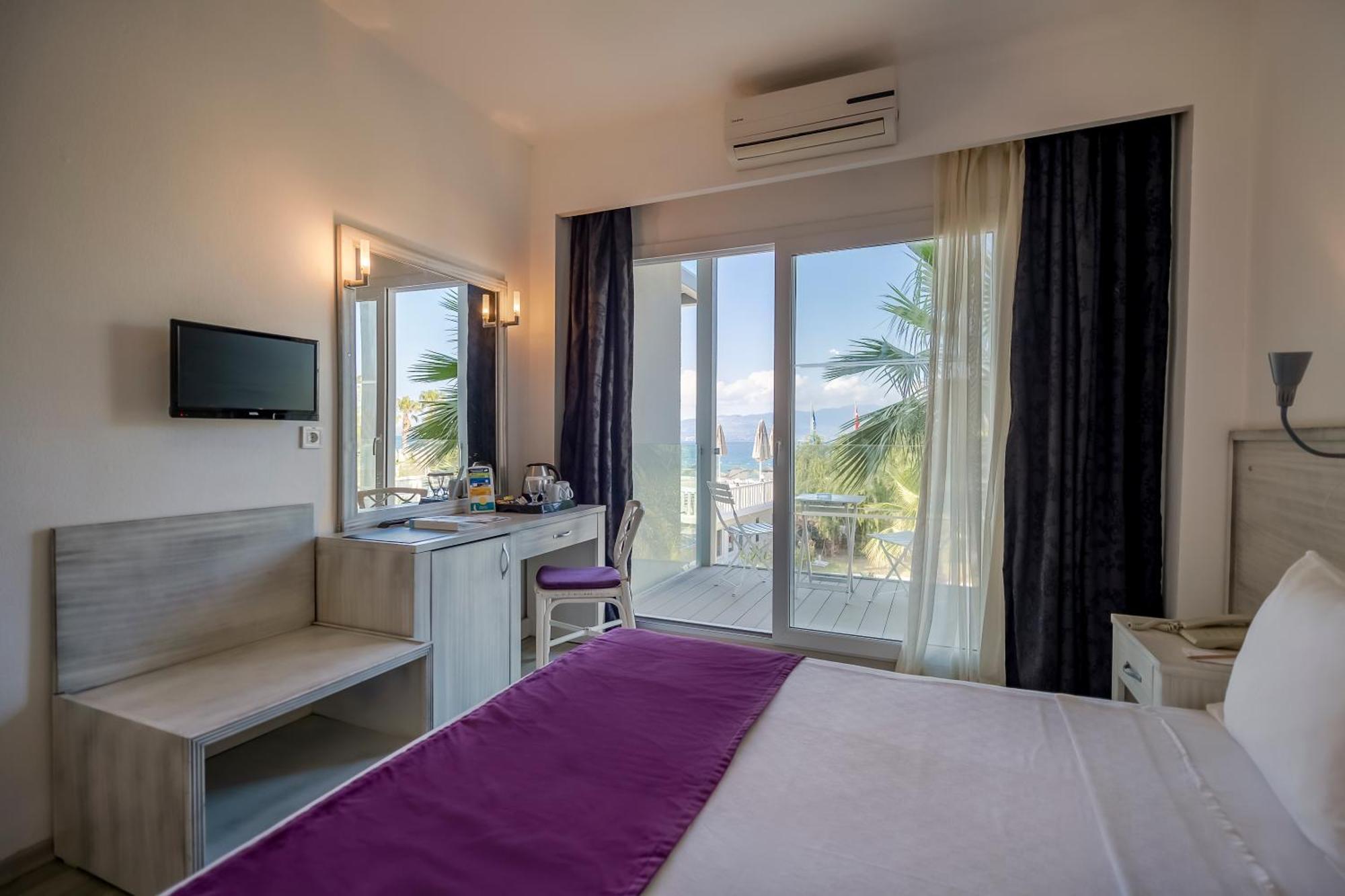 Charm Beach Hotel Акярлар Екстериор снимка